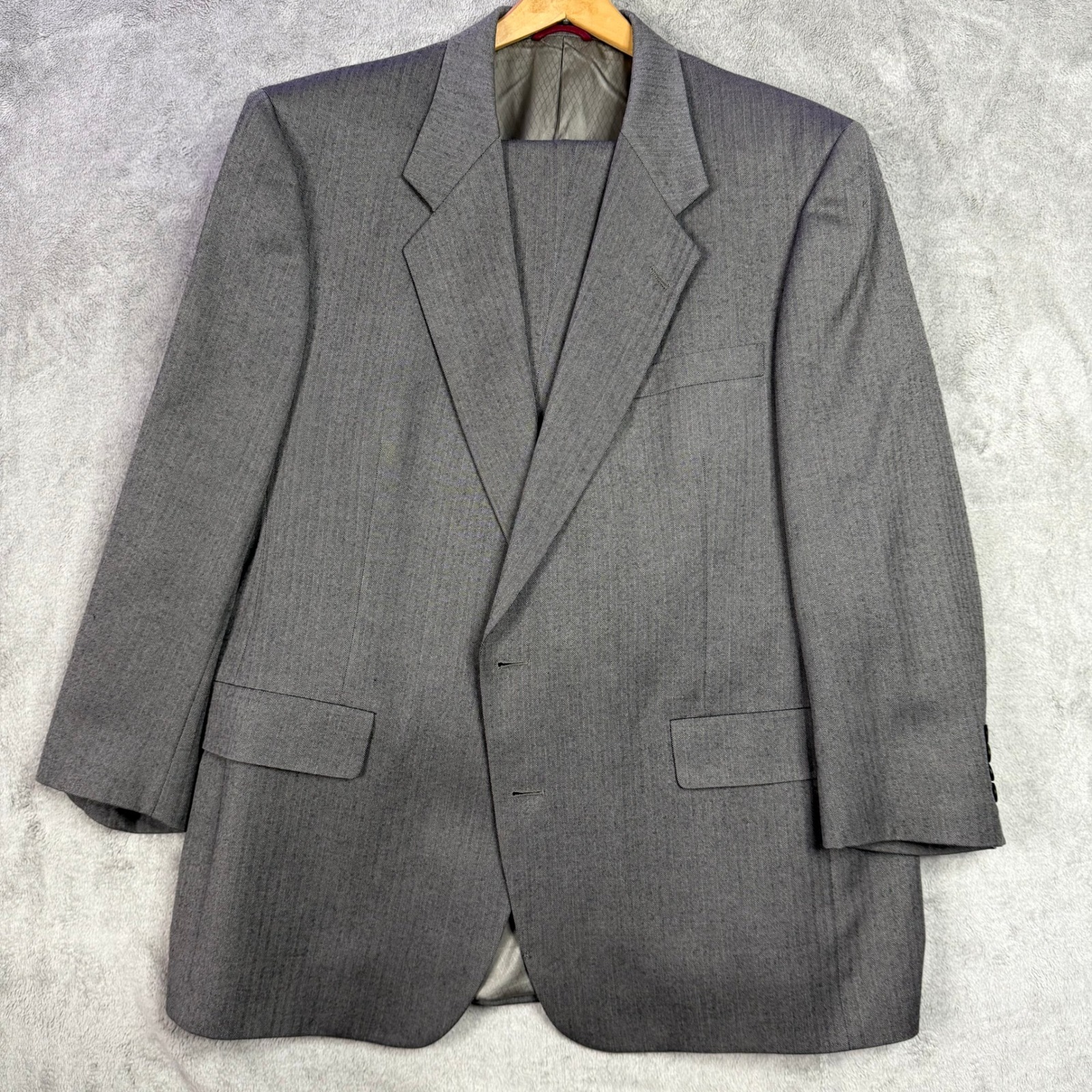 Richard Roberts Men's Gray Herringbone Suit Jacket And Pants Set